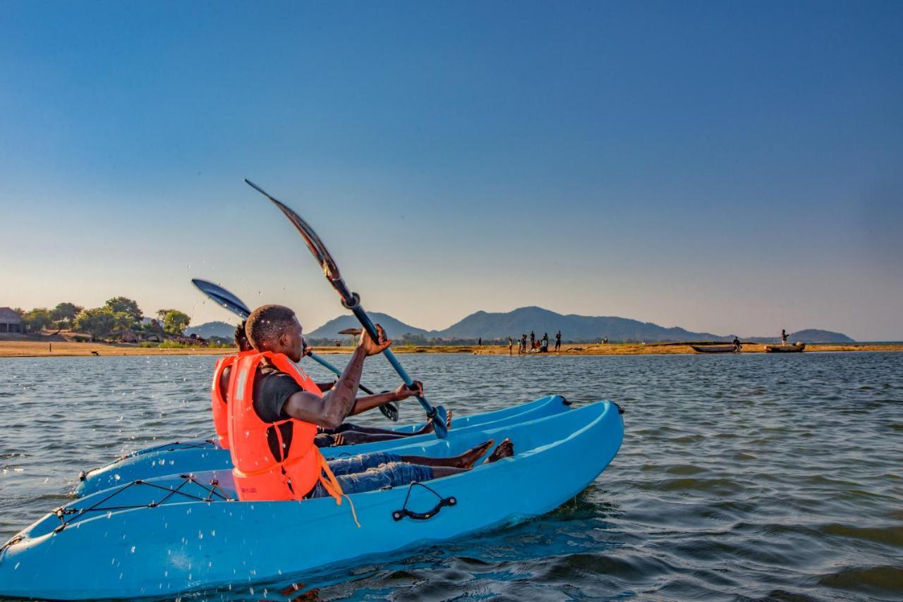 Blue Waters By Serendib Senga Buitenkant foto