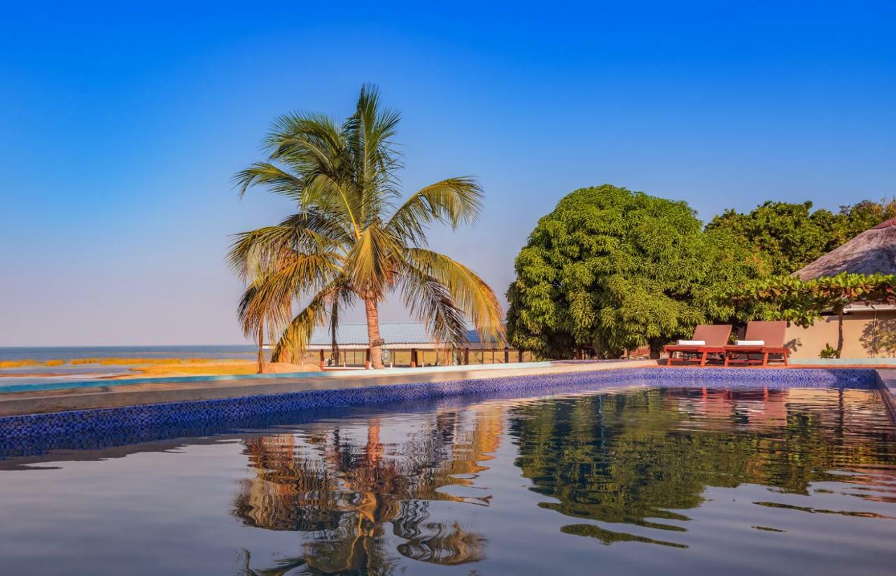 Blue Waters By Serendib Senga Buitenkant foto
